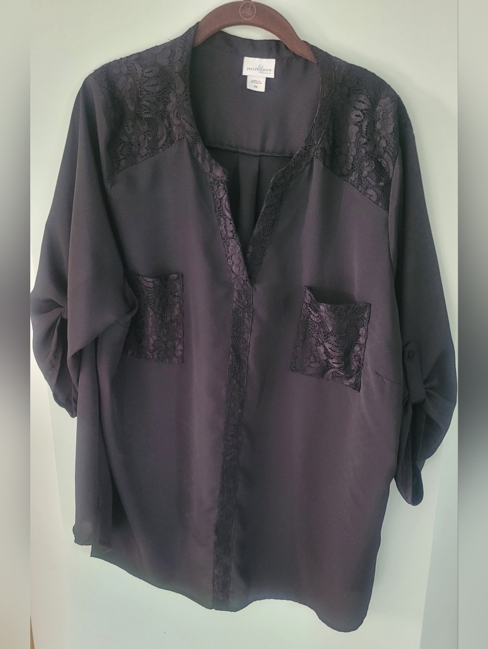 Jaclyn Smith Lace-Trim Tunic Blouse in Black